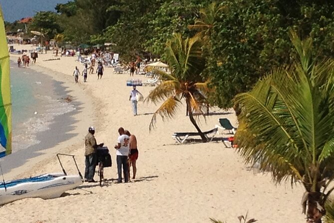 Private Transfer From Montego Bay Airport to Negril (Round Trip)