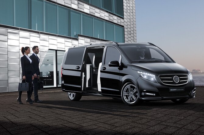 Private Transfer From Santiago STI Airport to Santo Domingo