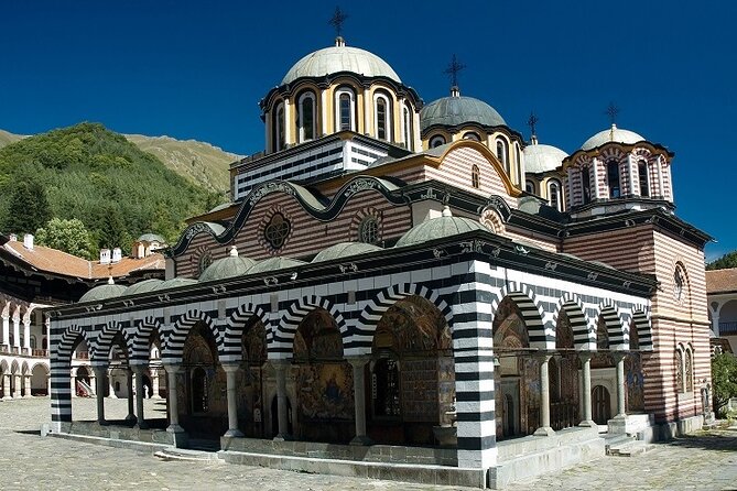 Private Transfer From Sofia to Bansko With Rila Monastery Visit