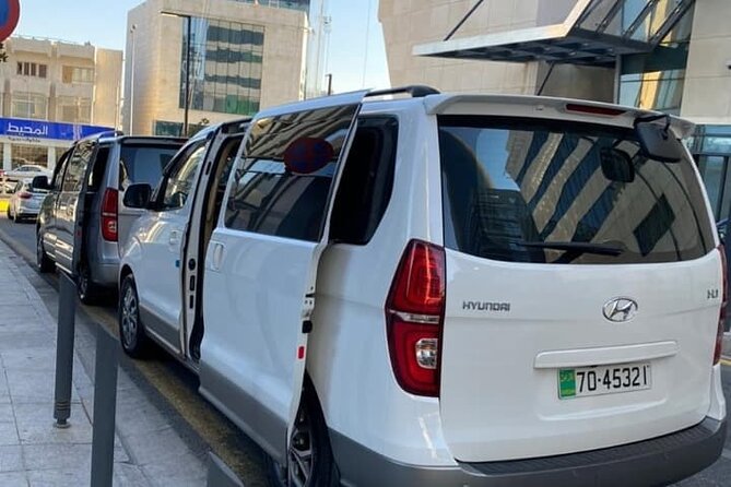 Private Transfer From/ to Amman Airport and Petra City - Vehicle Features and Comfort