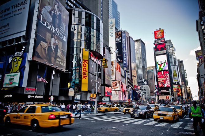 Private Transfer: Newark Airport EWR to New York in Business Car