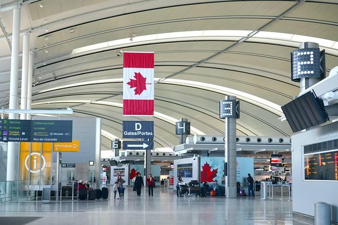 Private Transfer: Toronto Pearson Airport or Mississauga City Black Car Service