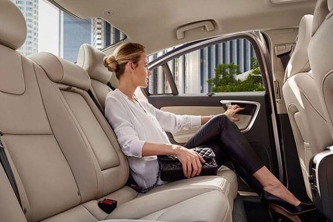 Private Transfer:- Waterloo OR Toronto Pearson Airport Black Car Service - Inclusions and Charges