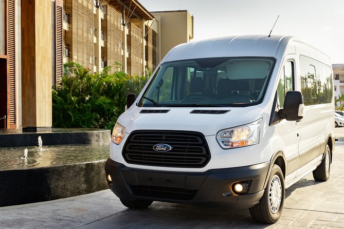 Private VAN Round-Trip From Airport to Hotels in Puerto Los Cabos