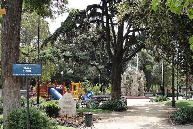 Private Walking Tour to Barrio Yungay Santiago - Meeting and End Points