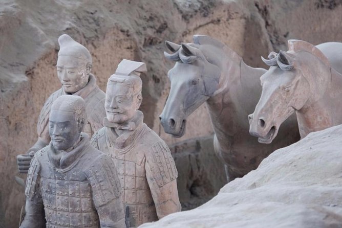 Private Xian Highlight Tour: 6 Hours Terracotta Warriors and Local Snack