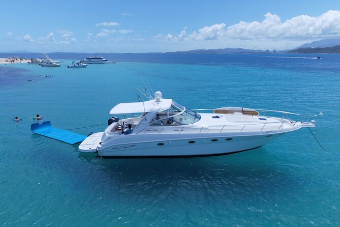 Private Yacht Charter and Boat Up to 12 Passengers in Icacos Island