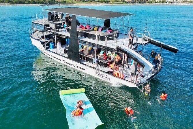 Private Yacht Charter ChicaFUN2 Waterslides All Inclusive