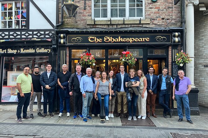 Pub and History Tour of Durham With Alcohol Tasting