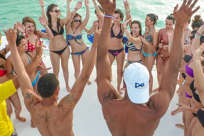 Punta Cana Catamaran: Snorkel, Parasailing & Natural Pool Party