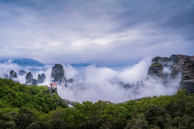 Rail Tour From Thessaloniki to Meteora 3 Days – 2 Nights