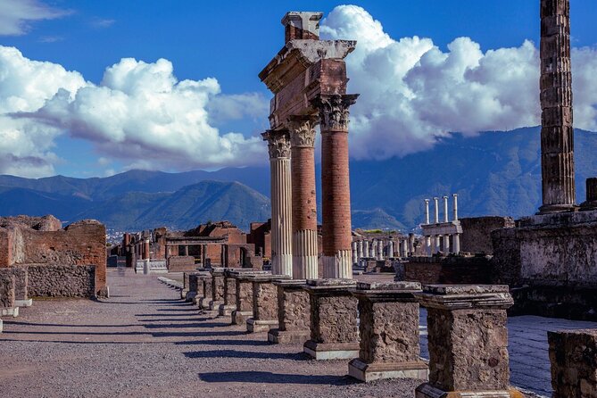 Reserved Entrance to Pompeii Ruins With Digital Audio Guide