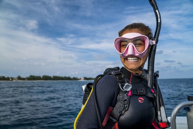 Roatan Full Diving Day Adventure -3 Dives for Certified Divers