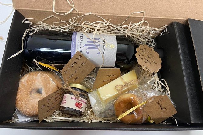 Rome: Welcome Aperitivo Box in Accomodation + Visiting Experiences on ...