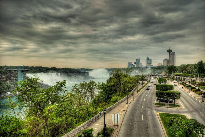 ROUNDTRIP Ground Transfer Toronto Pearson Int Airport (YYZ)-Niagara Falls Canada - Service Overview