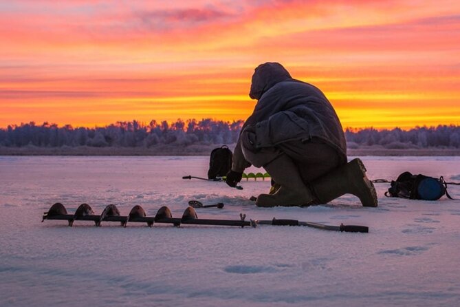 Rovaniemi: Ice Fishing Small Group Tour & Barbeque