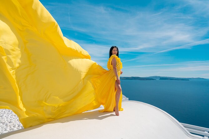 Santorini Oia: Private Flying Dress Photoshoot