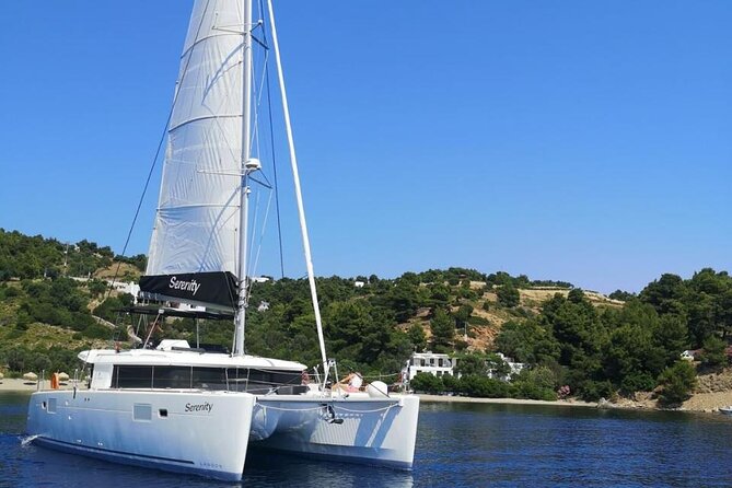 Santorini Oia: Private Sunset Catamaran Cruise With BBQ & Drinks