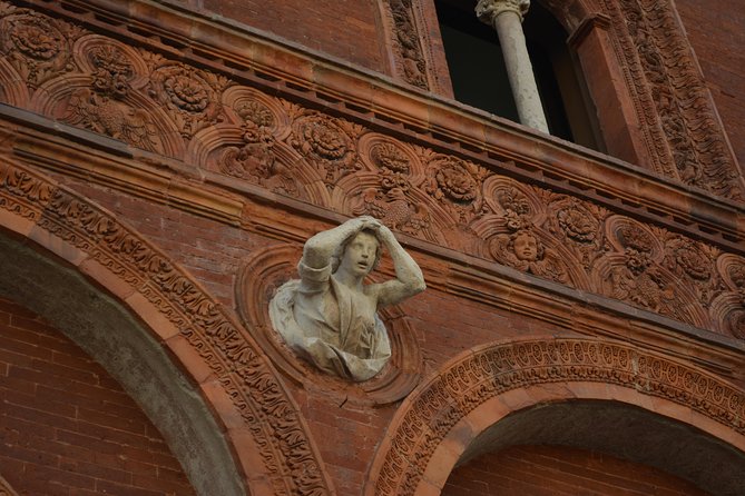 Secret Milan Tour & Appetizer With Its Delicatessen