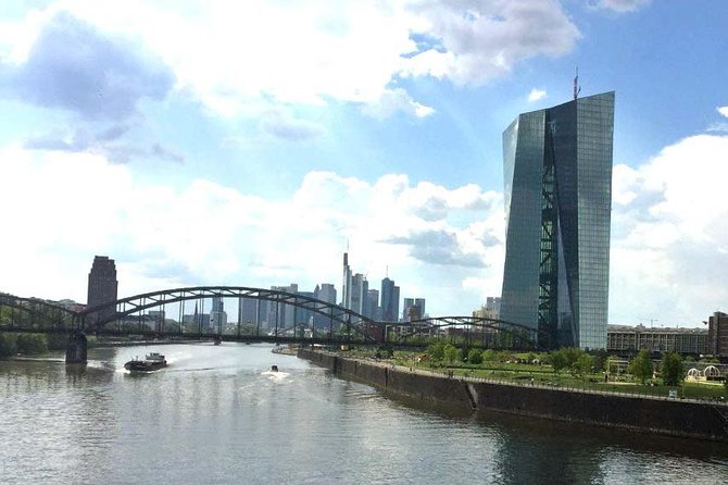 Segway Tour Frankfurt/ Minimum Number of Participants: 2 People