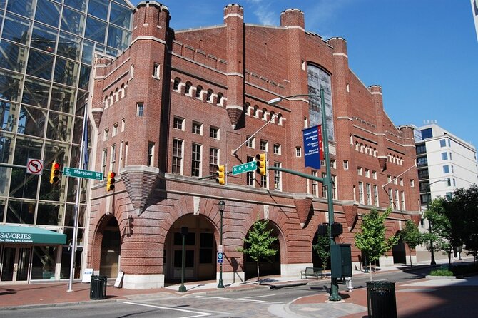 Self Guided Richmond Scavenger Hunt: City Center Spectacles