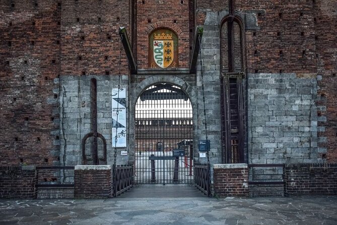 Sforza Castle Guided Tour – Small Group -Skip-The-Line