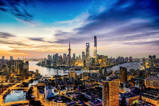 Shanghai Layover Featuring a Dual Experience of Tesla & Maglev
