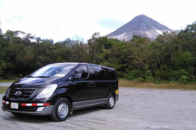 Shuttle Minibus La Fortuna to Arenal From San José