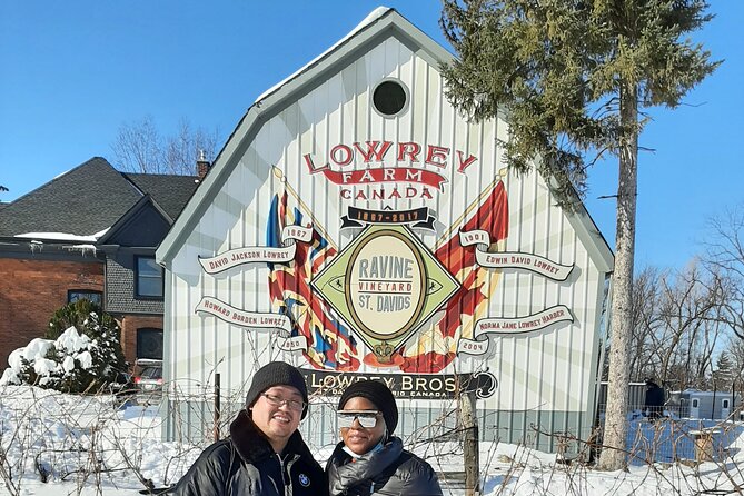 Small-Group Hiking Tour in Niagara With Wine Tasting and Lunch