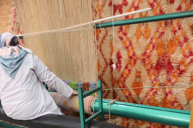 Small Group Rug Making Workshop in Marrakech With Licensed Guide - Workshop Overview