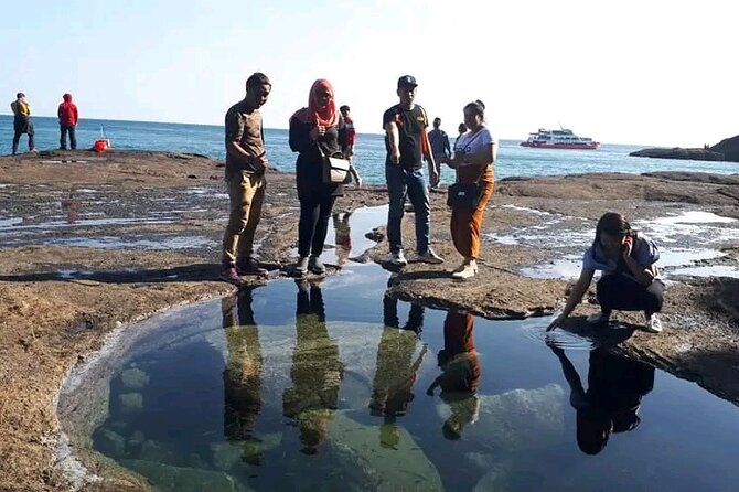 South and West Jeju Island Private Tour With Lunch in Jeju Island