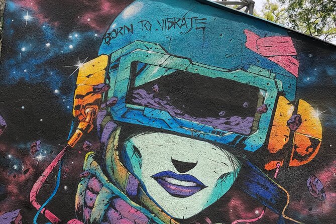 Street Art, Sculptures and Murders Walking Tour in Barcelona