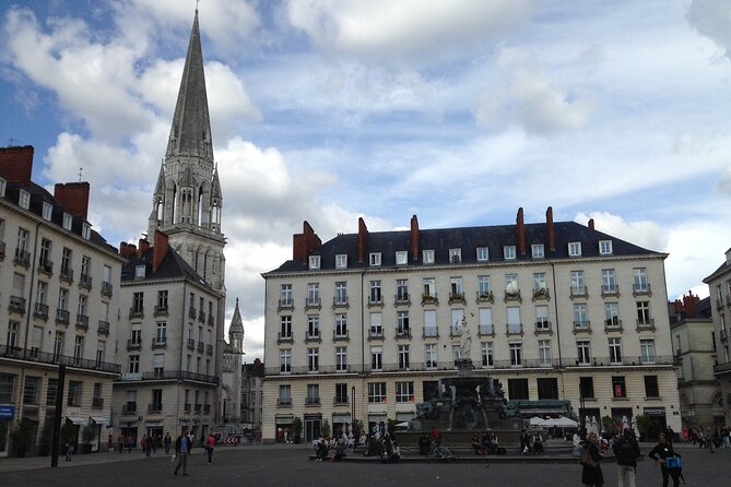 Surprise Walk of Nantes With a Local