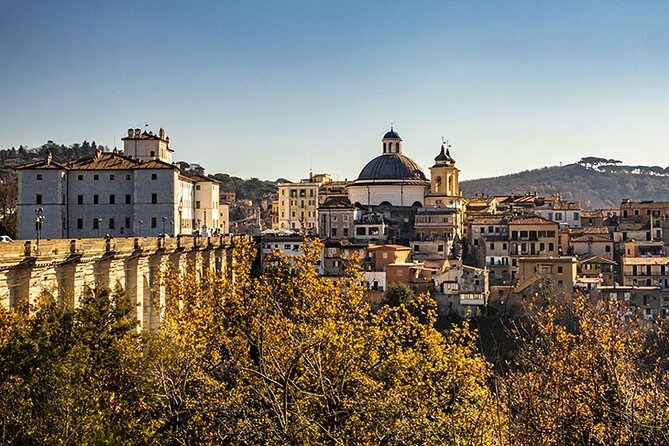 Surroundings of Rome on Vespa