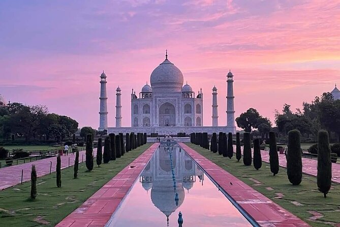 Taj Mahal Day Trip by Fastest Train From Delhi – All Inclusive