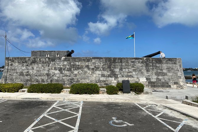Tour: Just a Little Bit! (City Tour of Nassau) - Transportation and Accessibility