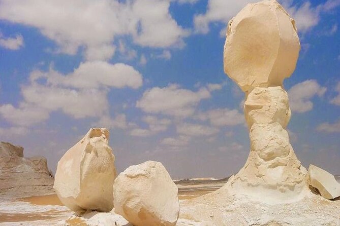 Tour Through White and Black Desert Bahareya Oasis