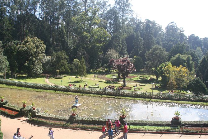 Touristic Highlights of Ooty (Guided Full Day City Sightseeing Tour by Car)