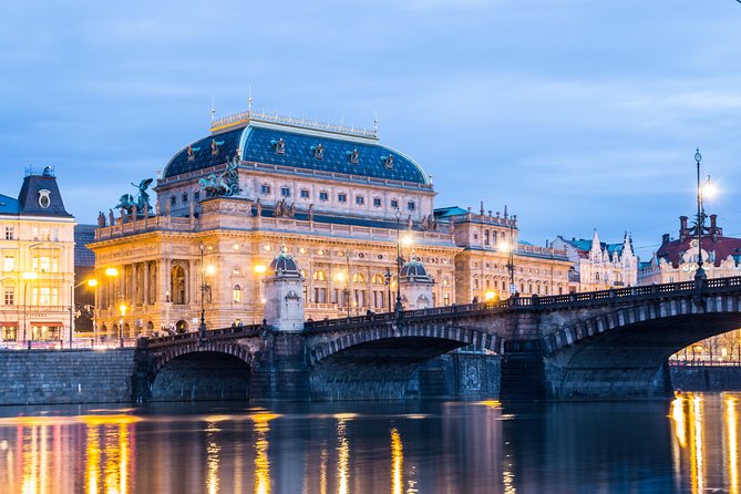 Transfer From Cesky Krumlov to Prague: Private Daytrip With 2h for Sightseeing - Overview of the Transfer Service
