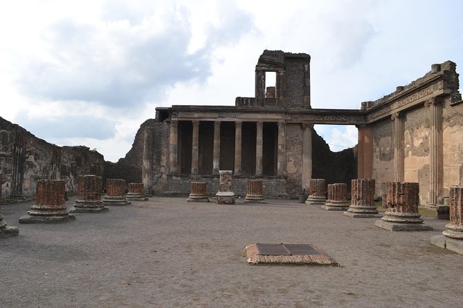 Transfer From Naples to Positano With 2 Hours Private Tour in Pompeii - What to Expect During the Tour
