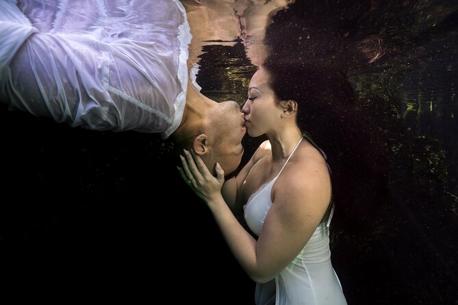 Underwater Photo Shoot Experience in Cenote