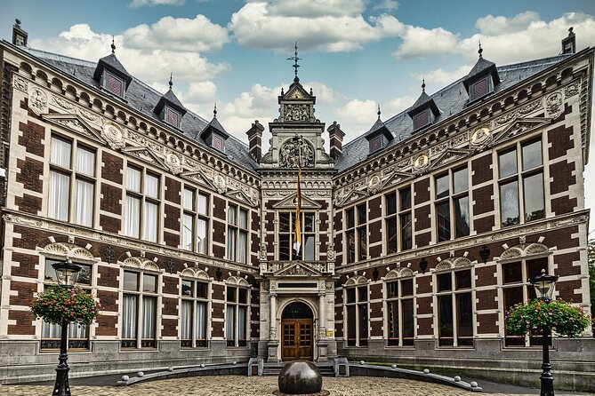 Utrecht Private Walking Tour With A Professional Guide - Accessibility and Participation