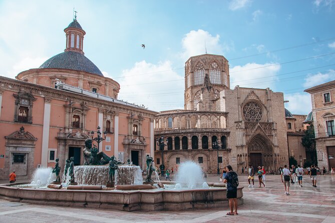 Valencia in Full by Bicycle
