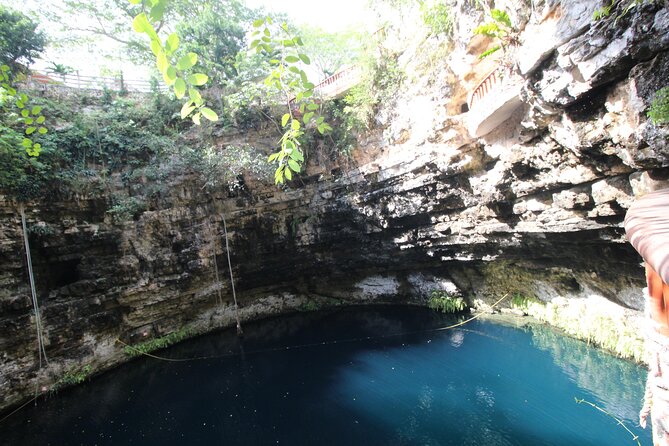 Valladolid Tourist Shared Transport to Chichen Itza & Two Cenotes