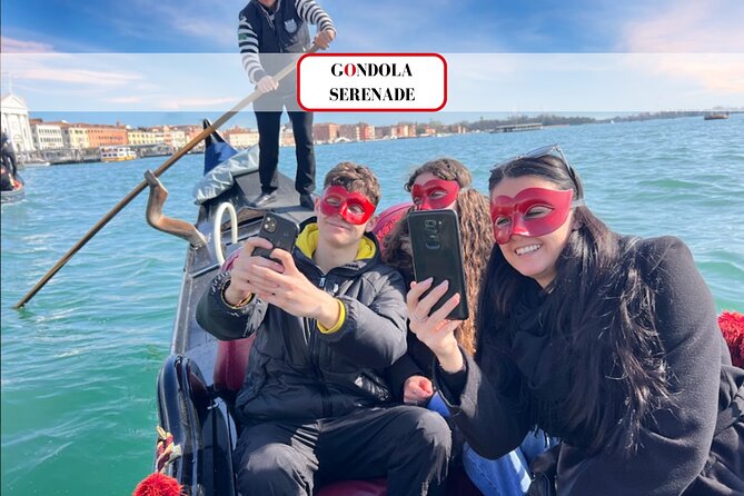 Venice: Romantic Sunset Gondola Ride