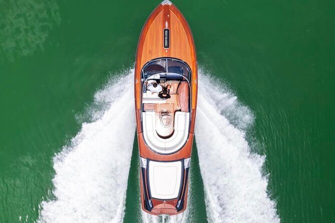 VIP Private Luxury Boat Tour – Riva Aquariva Yacht Venice