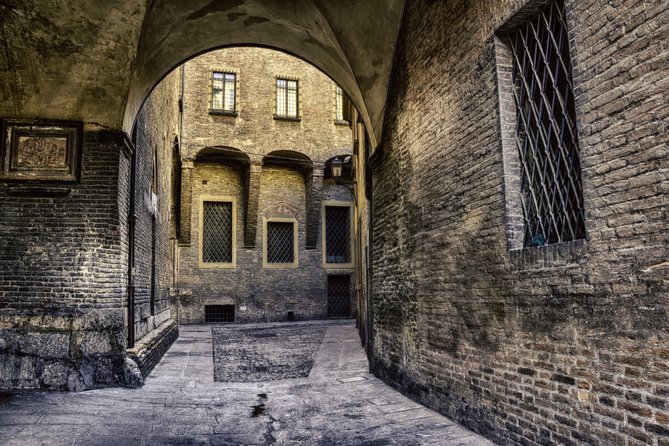 Walking Tour Unveiling Bologna