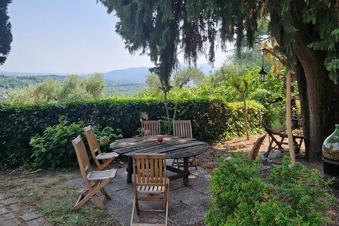 Wine Tour in the Countryside of Lucca With Lunch – With Minivan