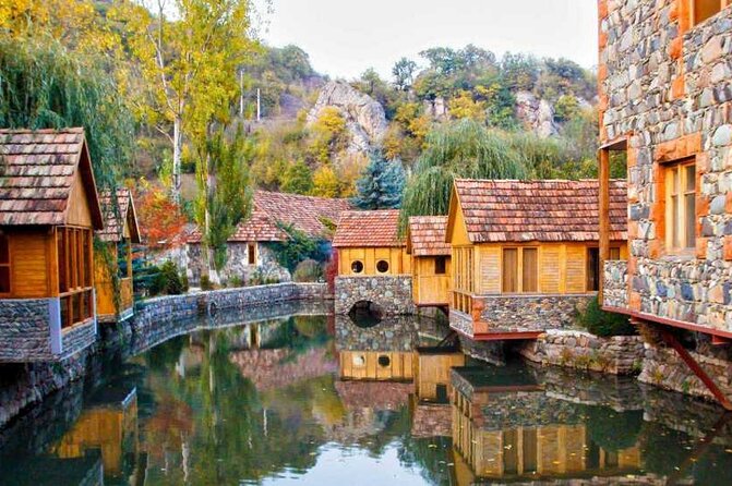 Yerevan to Tbilisi Private Car Transfer 3 Scenic Stops
