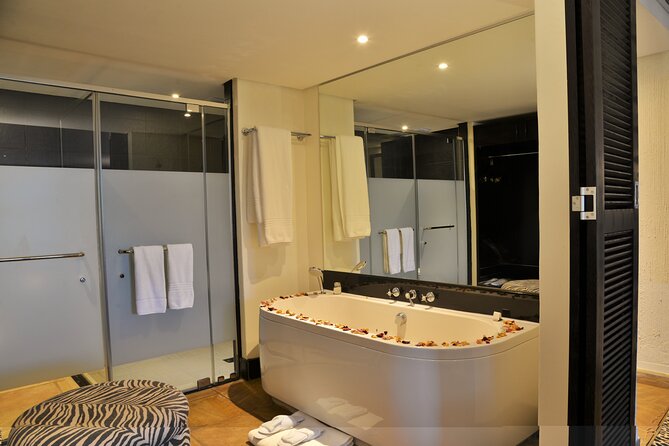 2 Day 4 Star Pilanesberg Safari - Highlights of the Itinerary